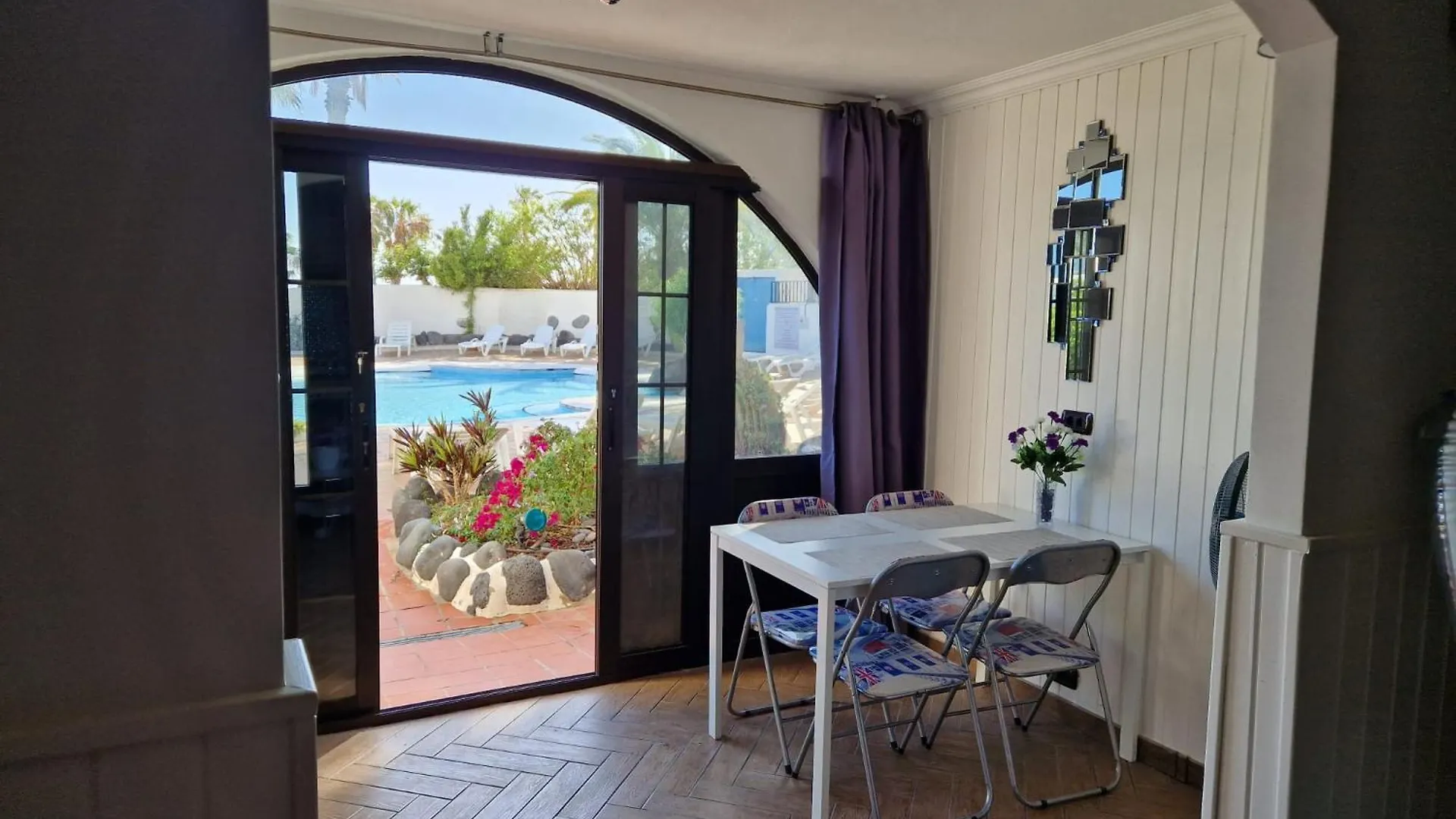 2 Bed Apartment That Steps Out On To The Pool San Miguel de Abona 0*,  Spanien